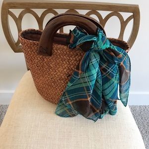 Beautiful Light Scarf!